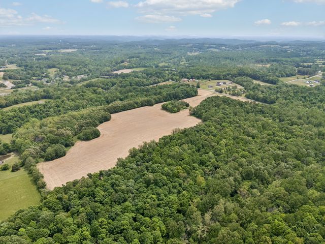 473 Hickory Corner Rd, Bethpage, TN 37022