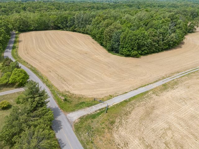 473 Hickory Corner Rd, Bethpage, TN 37022