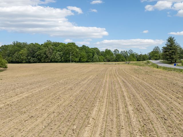 473 Hickory Corner Rd, Bethpage, TN 37022