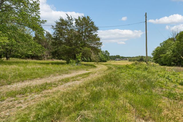 473 Hickory Corner Rd, Bethpage, TN 37022