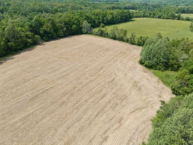 473 Hickory Corner Rd, Bethpage, TN 37022