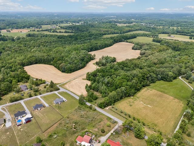 473 Hickory Corner Rd, Bethpage, TN 37022
