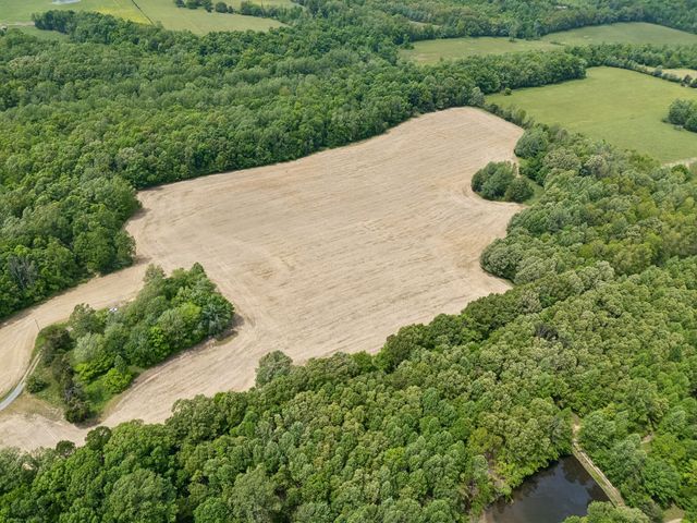 473 Hickory Corner Rd, Bethpage, TN 37022