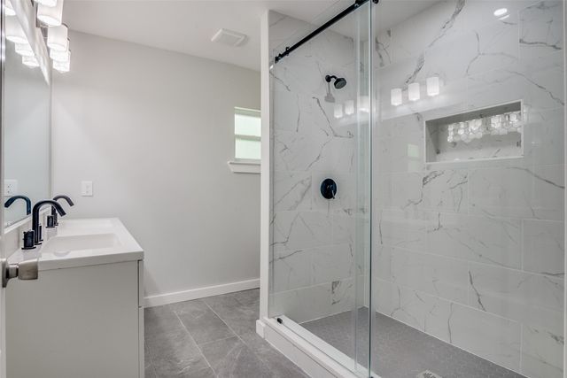 107 N Cherry Lane, Granbury, TX 76048