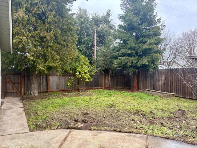 2005 E Marshall, Turlock, CA 95380