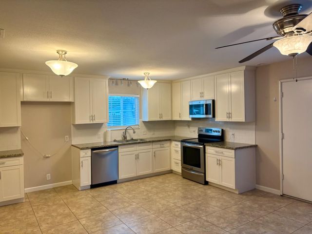 2005 E Marshall, Turlock, CA 95380