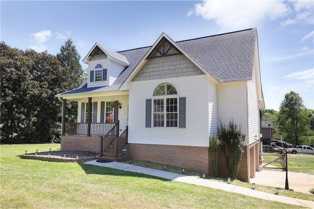 100 Woodstaff Road, Kernersville, NC 27284