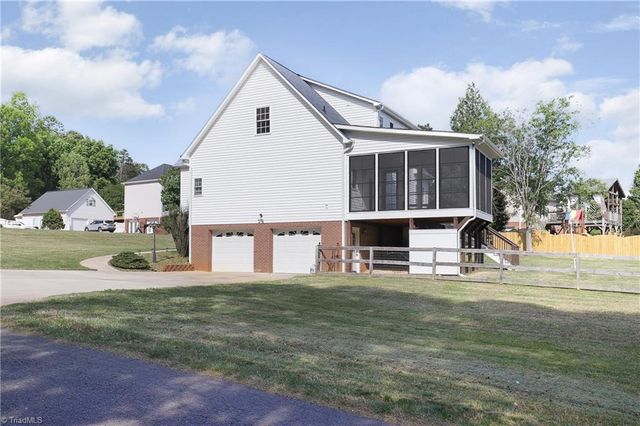 100 Woodstaff Road, Kernersville, NC 27284