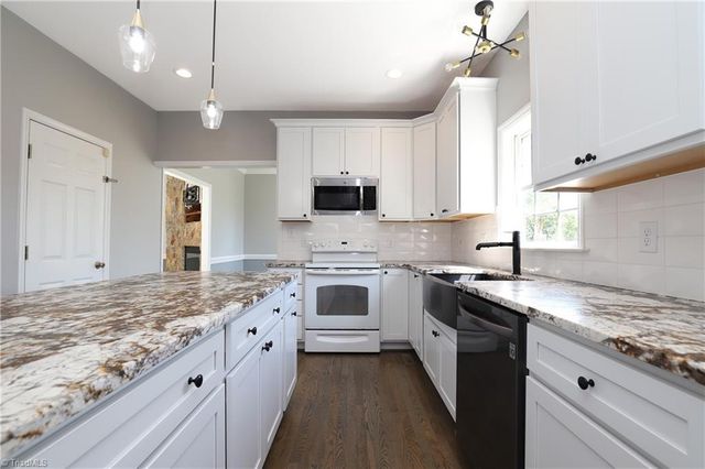 100 Woodstaff Road, Kernersville, NC 27284