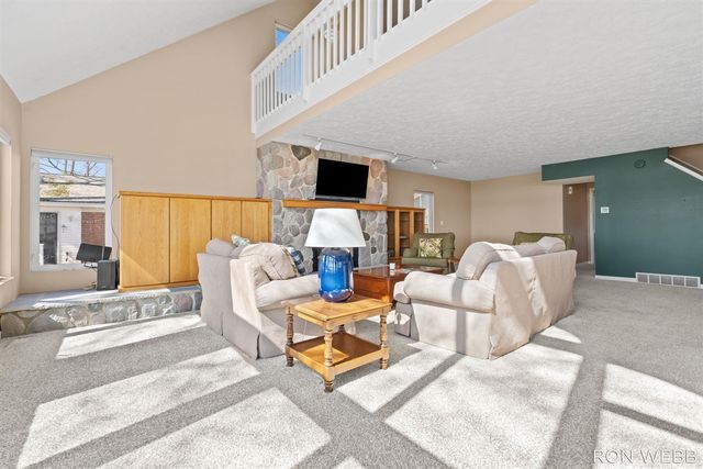 2087 Richardson Avenue, Holland, MI 49424