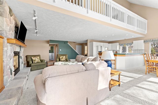 2087 Richardson Avenue, Holland, MI 49424