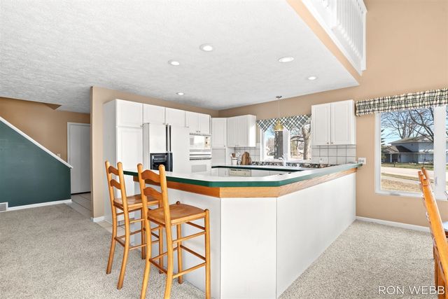 2087 Richardson Avenue, Holland, MI 49424