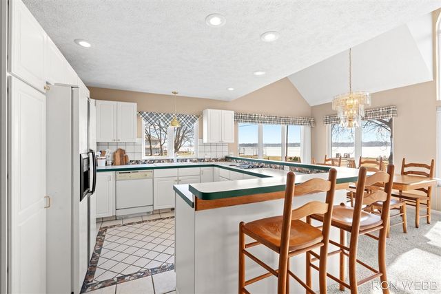 2087 Richardson Avenue, Holland, MI 49424