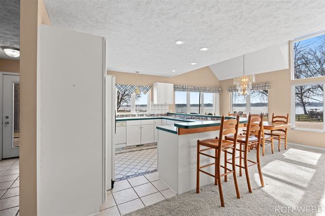 2087 Richardson Avenue, Holland, MI 49424