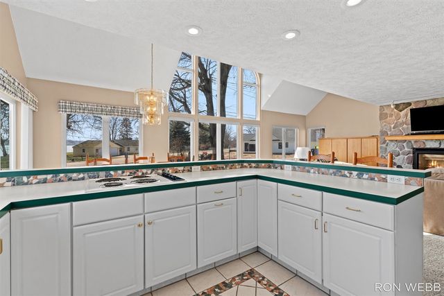 2087 Richardson Avenue, Holland, MI 49424