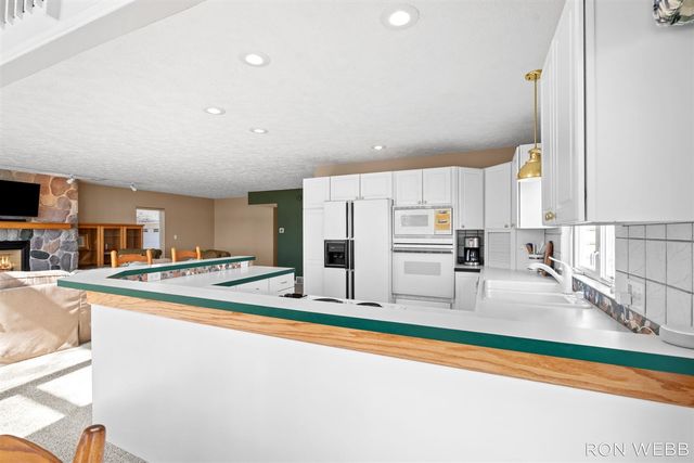 2087 Richardson Avenue, Holland, MI 49424