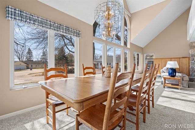 2087 Richardson Avenue, Holland, MI 49424