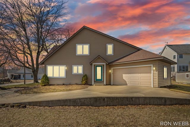 2087 Richardson Avenue, Holland, MI 49424