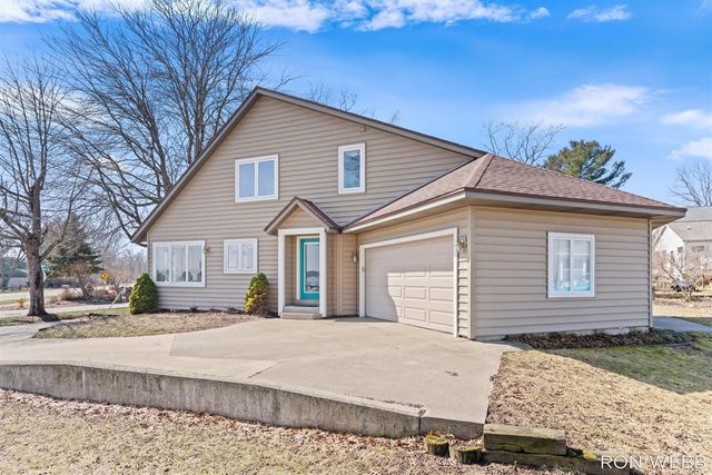 2087 Richardson Avenue, Holland, MI 49424