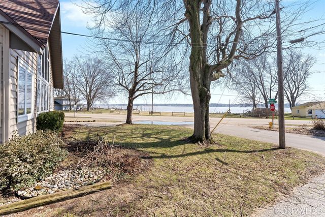 2087 Richardson Avenue, Holland, MI 49424