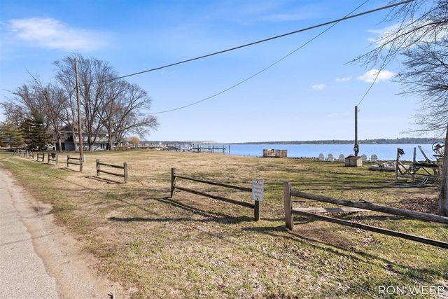 2087 Richardson Avenue, Holland, MI 49424