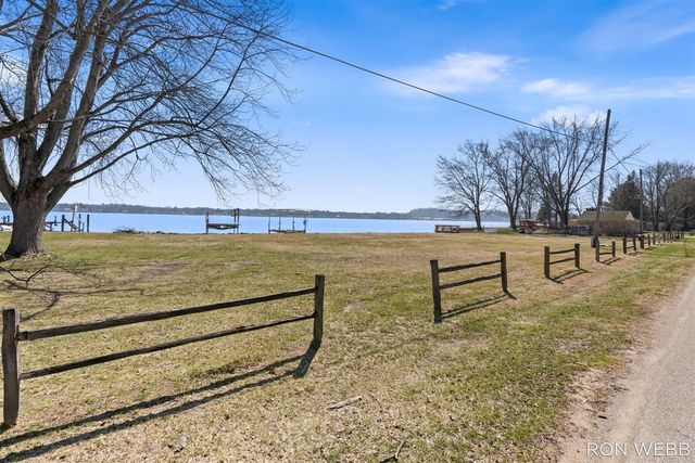 2087 Richardson Avenue, Holland, MI 49424