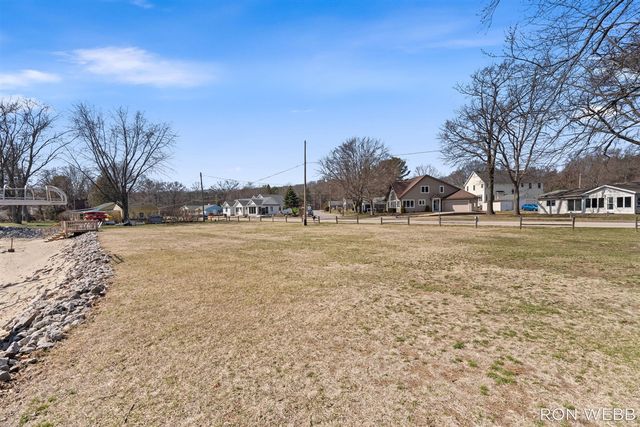 2087 Richardson Avenue, Holland, MI 49424