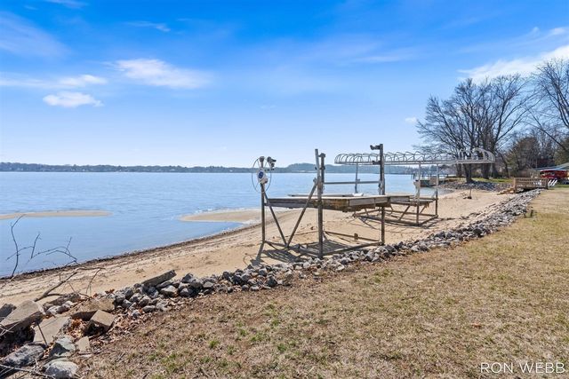 2087 Richardson Avenue, Holland, MI 49424