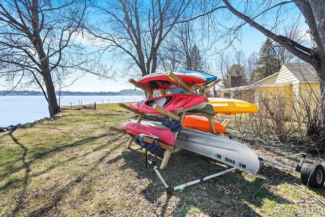 2087 Richardson Avenue, Holland, MI 49424