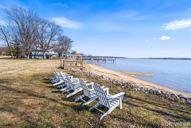 2087 Richardson Avenue, Holland, MI 49424