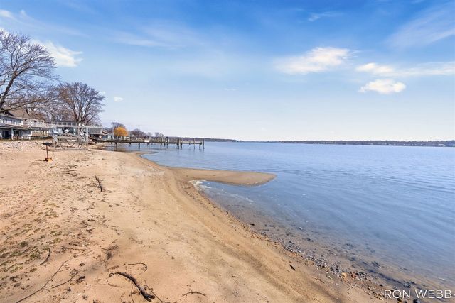 2087 Richardson Avenue, Holland, MI 49424