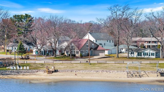 2087 Richardson Avenue, Holland, MI 49424