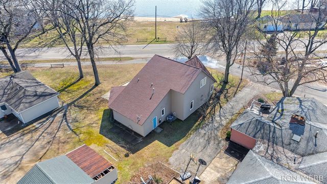 2087 Richardson Avenue, Holland, MI 49424