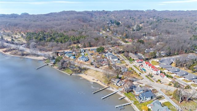 2087 Richardson Avenue, Holland, MI 49424