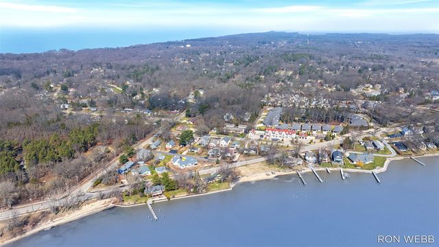 2087 Richardson Avenue, Holland, MI 49424