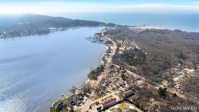 2087 Richardson Avenue, Holland, MI 49424