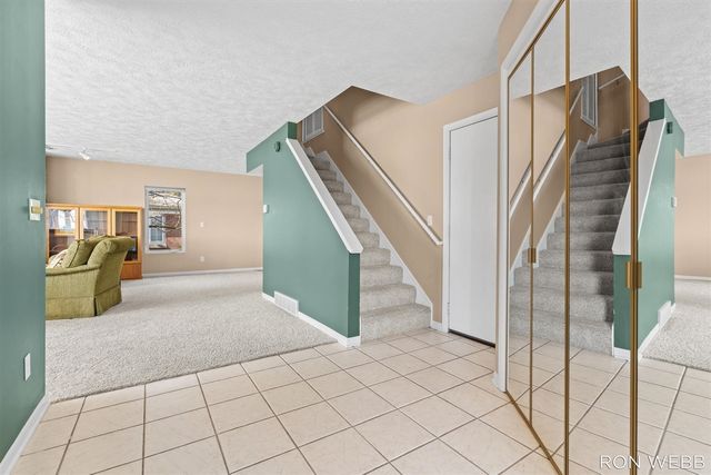 2087 Richardson Avenue, Holland, MI 49424