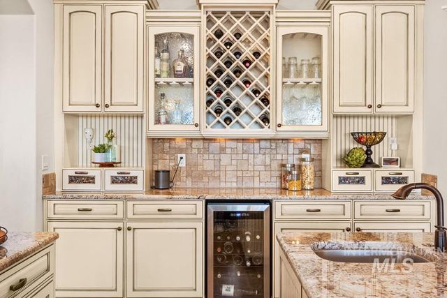 3716 W Quail Hollow Ct, Boise, ID 83703