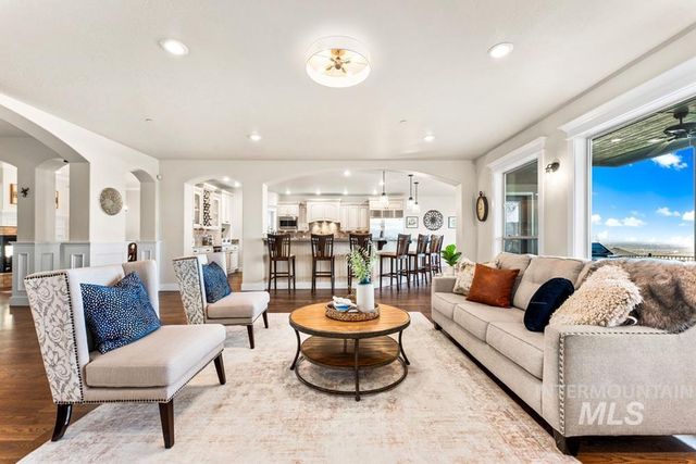 3716 W Quail Hollow Ct, Boise, ID 83703