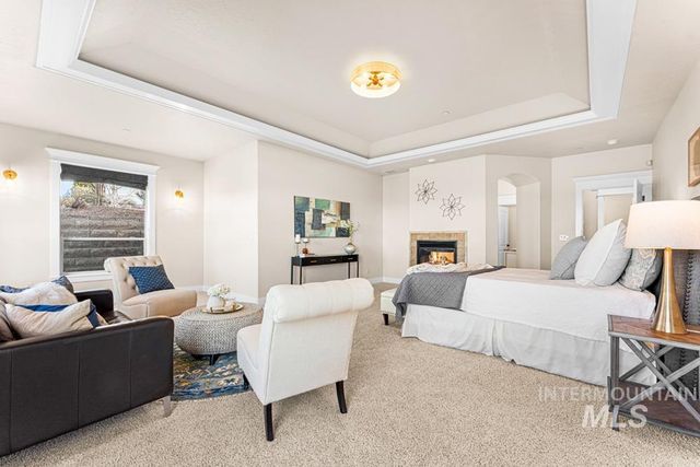 3716 W Quail Hollow Ct, Boise, ID 83703