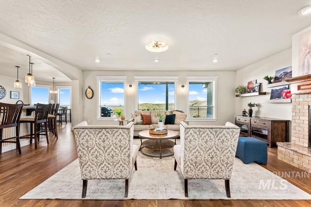 3716 W Quail Hollow Ct, Boise, ID 83703