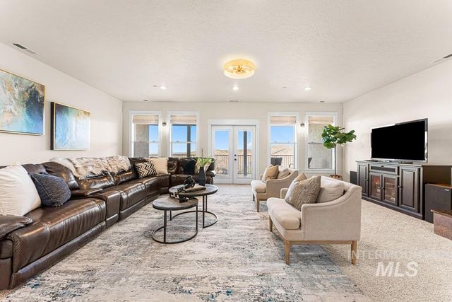 3716 W Quail Hollow Ct, Boise, ID 83703