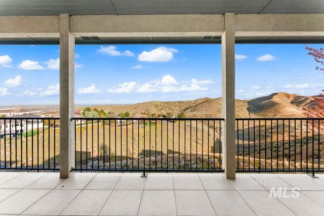 3716 W Quail Hollow Ct, Boise, ID 83703