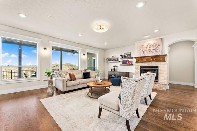 3716 W Quail Hollow Ct, Boise, ID 83703