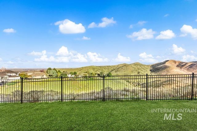 3716 W Quail Hollow Ct, Boise, ID 83703