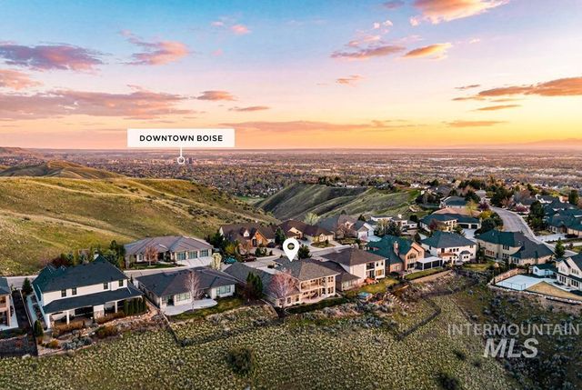 3716 W Quail Hollow Ct, Boise, ID 83703