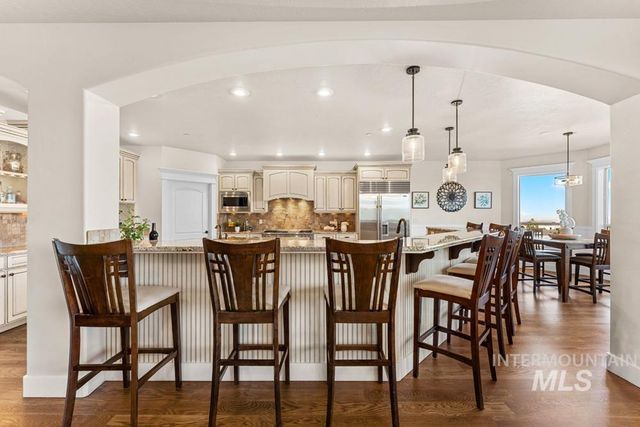 3716 W Quail Hollow Ct, Boise, ID 83703