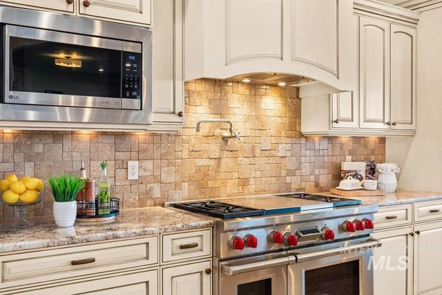 3716 W Quail Hollow Ct, Boise, ID 83703