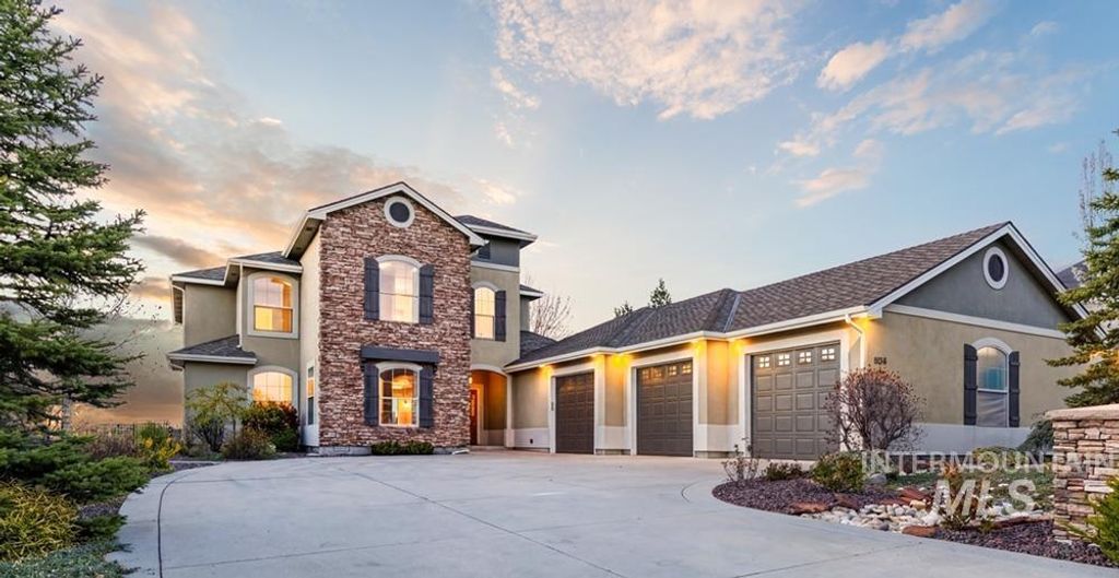 3716 W Quail Hollow Ct, Boise, ID 83703