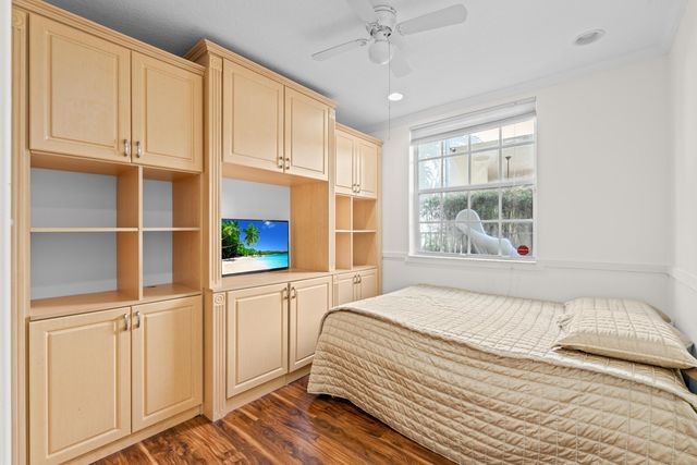 9905 Coronado Lake Drive, Boynton Beach, FL 33437